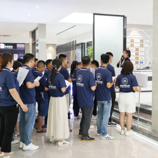 伊盾門窗精準賦能，成就大商丨伊盾商學院四大體系化培訓強勢賦能終端！